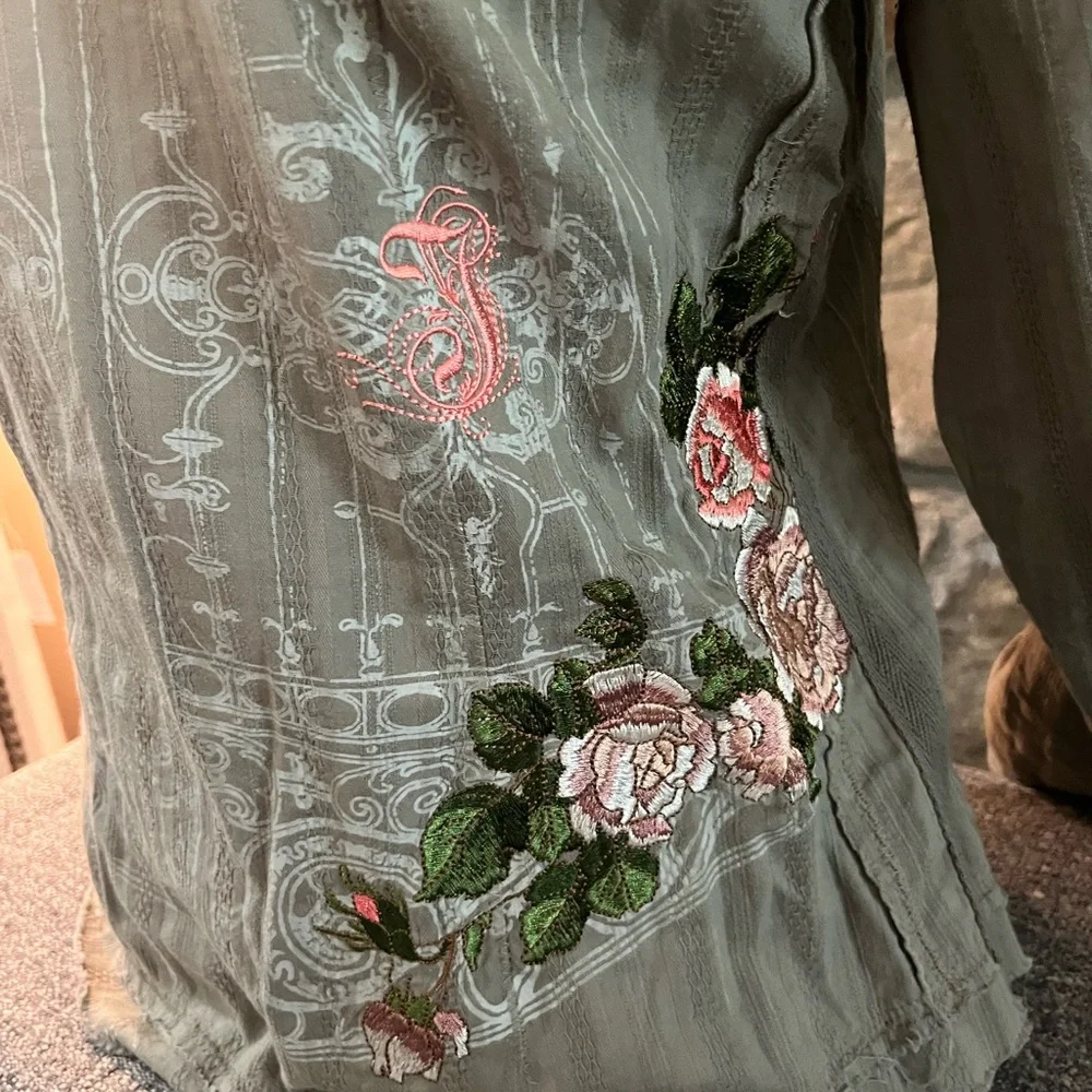 3J workshop button down top - Picture 6 of 10